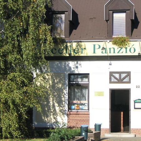 Hotel Vinceller Panzio Es Etterem Gyöngyös Exterior foto