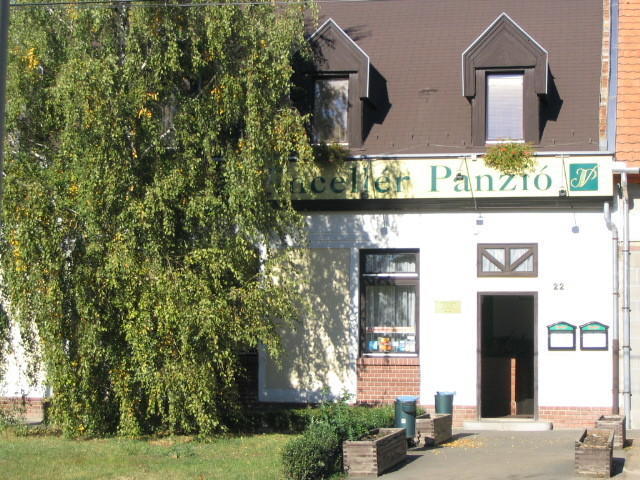 Hotel Vinceller Panzio Es Etterem Gyöngyös Exterior foto